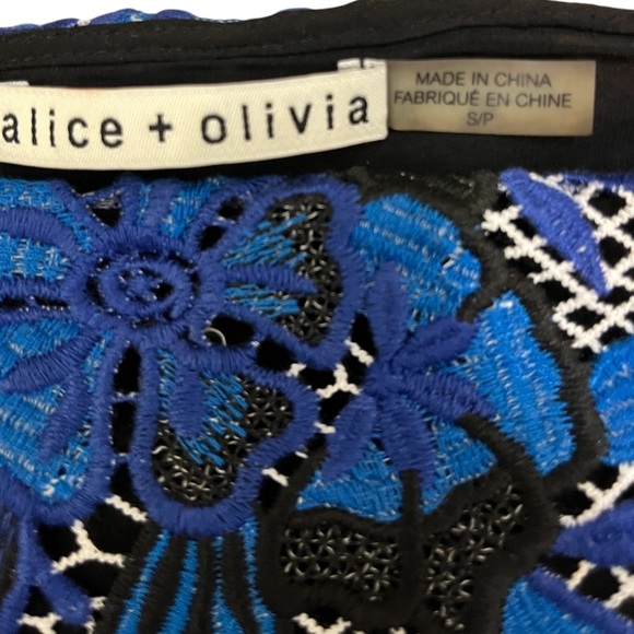 Alice + Olivia Maxie Off-the-Shoulder Guipure Lace Top S - Picture 3 of 8